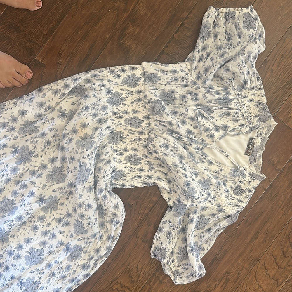 Dress - Picture 3 of 5